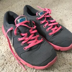 Women’s Nike shoes